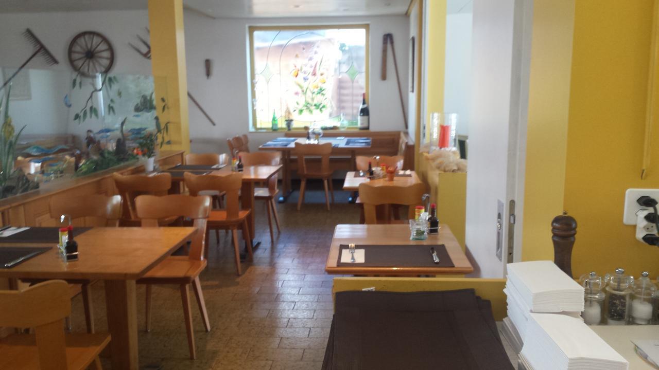 克洛斯特里餐厅酒店 Pieterlen 外观 照片